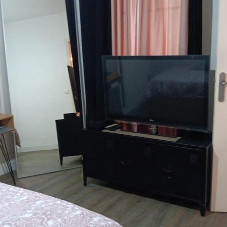Appartement En Plein Coeur Du 10Eme Et Proche De Plusieurs Gares Париж Экстерьер фото